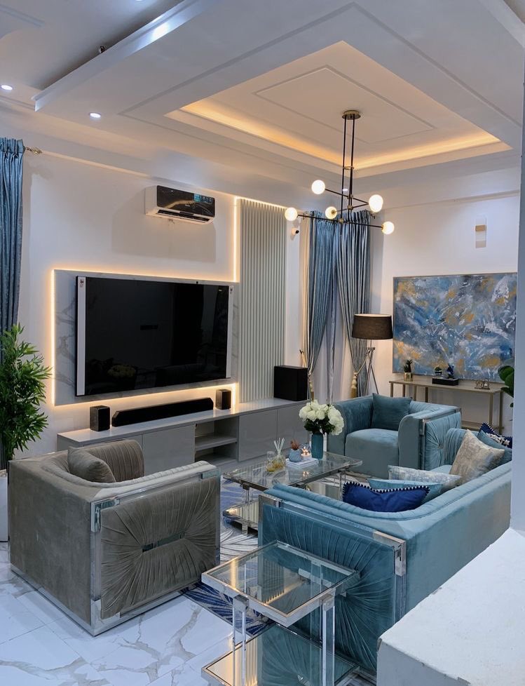 de_goodeens's tweet photo. This living space is absolutely stunning. Apartment Goals🥰✨
#interiordesigner #apartmentgoals #livingroomluxury #interiorsnigeria #interiordesignreels #interiordesign https://t.co/cihfBtBb65
