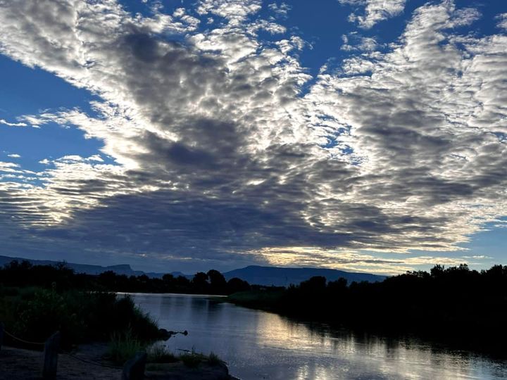 TRensRealEstate's tweet photo. Cool clouds in #grandjunctioncolorado this morning!
#ColoradoRiver
#ColoradoRealEstate
#LoveWhereYouLive
#TRensGo
#WeSellLifestyle https://t.co/vYB6bBqi2S https://t.co/fesmg9NAc3