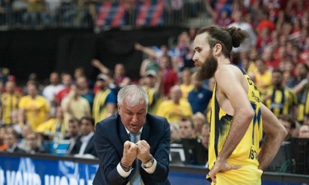 📝 Una relación entrenador/jugador es, no solo necesaria, es vital y primordial.

Crear un vínculo más allá del deportivo facilitará la comunicación entre ambos y será positiva a lo largo de la temporada

¿Ser “amigos? En mi opinión, sí:

👇🏼👇🏼