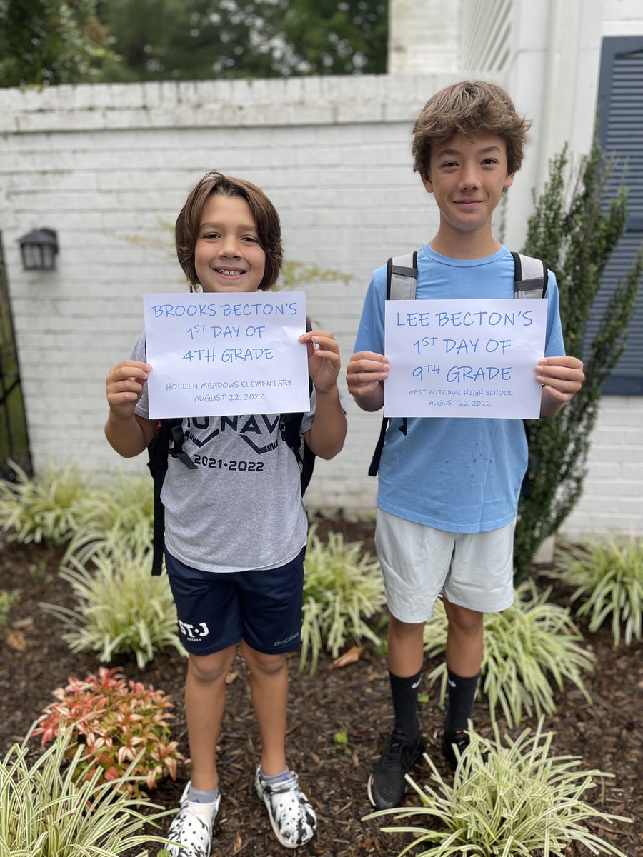 MHBecton's tweet photo. Have a great year boys!! #FirstDayFairfax @BDBecton @fcpsnews @HollinMeadowsES @theWPboard https://t.co/zvO8TZ0tza