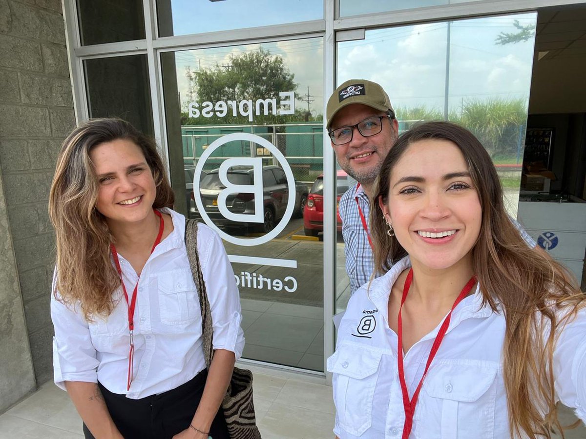 sistemaBcol's tweet photo. La semana pasada estuvimos en Caloto, anunciando las asociaciones que serán parte del #ProyectoConecta
👉Asocas XXI
👉Bodega de Gualí
👉Asprofinca
👉Acueductos
👉La Palomera
👉Crucero de Gualí
👉Morales
👉Asoalma
Conoce más en https://t.co/s4Jkza6WIs https://t.co/bVNECm9Sup