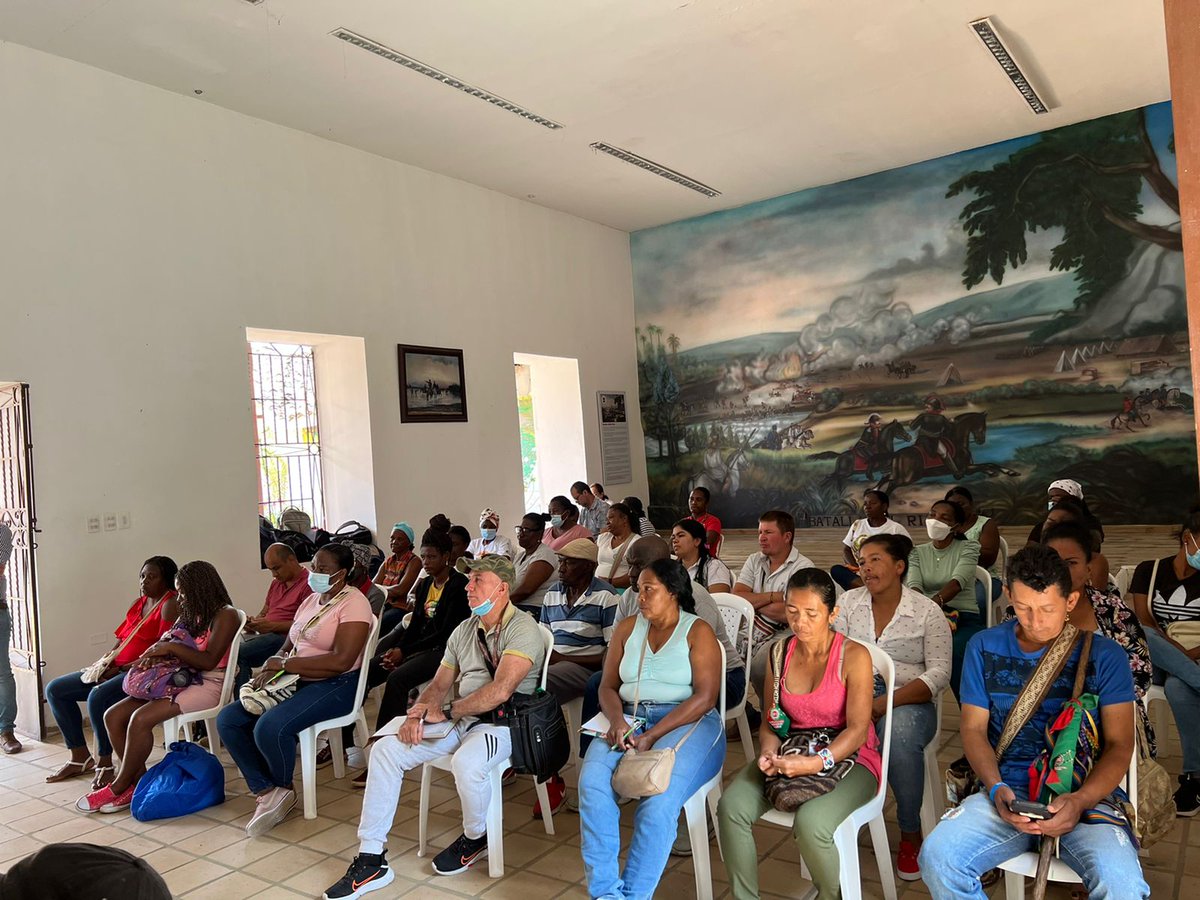 sistemaBcol's tweet photo. La semana pasada estuvimos en Caloto, anunciando las asociaciones que serán parte del #ProyectoConecta
👉Asocas XXI
👉Bodega de Gualí
👉Asprofinca
👉Acueductos
👉La Palomera
👉Crucero de Gualí
👉Morales
👉Asoalma
Conoce más en https://t.co/s4Jkza6WIs https://t.co/bVNECm9Sup