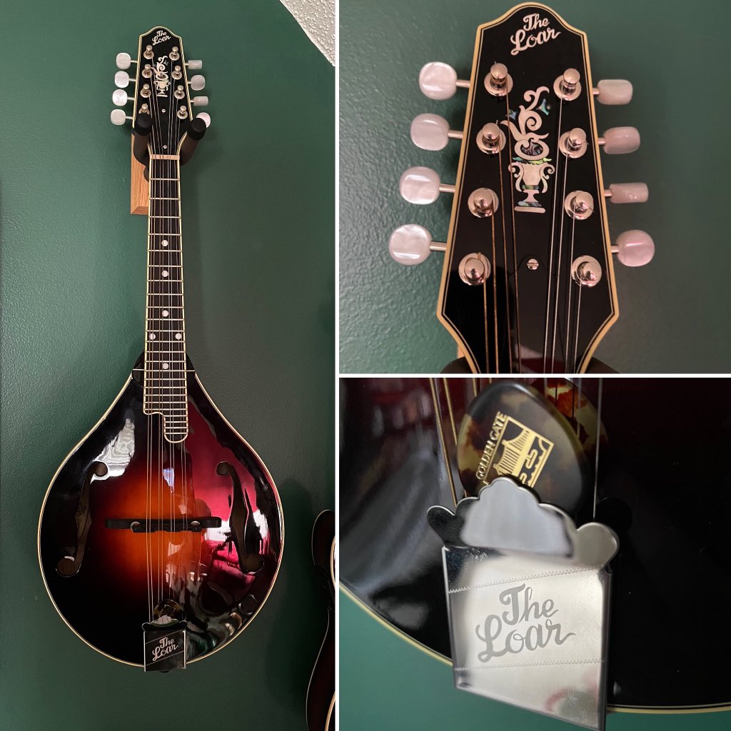 Firkenstein1's tweet photo. Just got my first-ever mandolin! I am very excited to learn this beautiful instrument!
#mandolin #theloar #theloarmandolin #newinstrument #mandolinmondays #mandolinmonday #newmandolin https://t.co/lN1108iWDZ