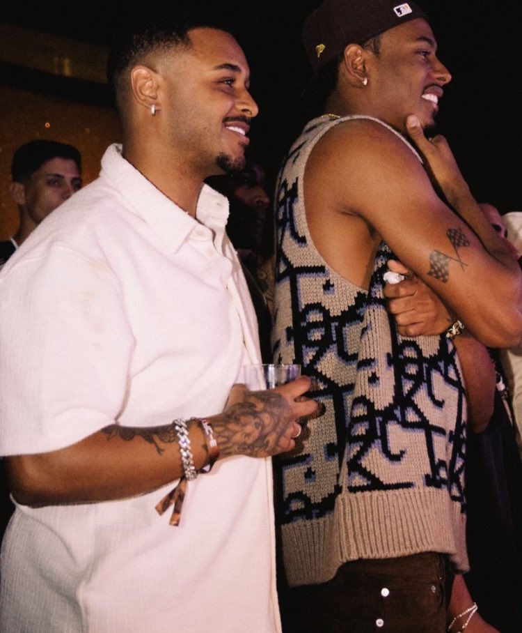 O laço entre irmãos é um verdadeiro presente de Deus. 🥹🤏 #TeamPA #TeamPauloAndre #PauloAndre <a href="/matheuscamiloo_/">Teteu 🏁</a> <a href="/iampauloandre/">Paulo André 🏁</a>