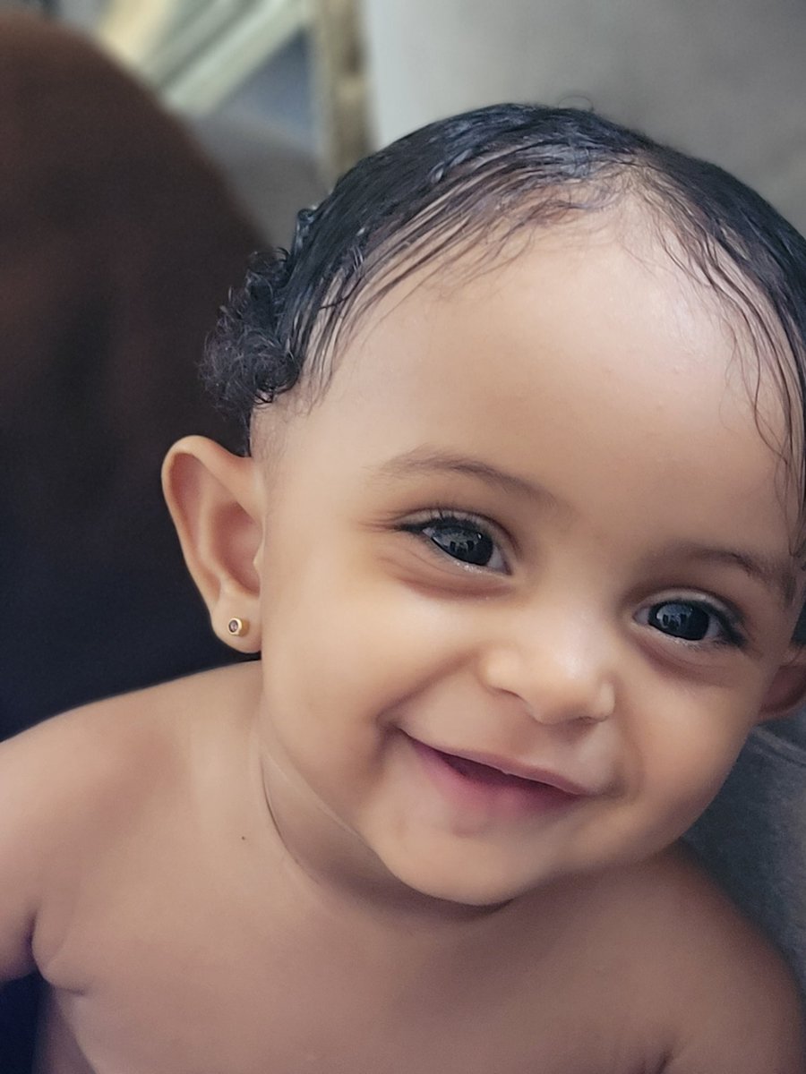 Dimblack50's tweet photo. My baby girl happy birthday one year old daddy adore you. https://t.co/gG26gLhiD7