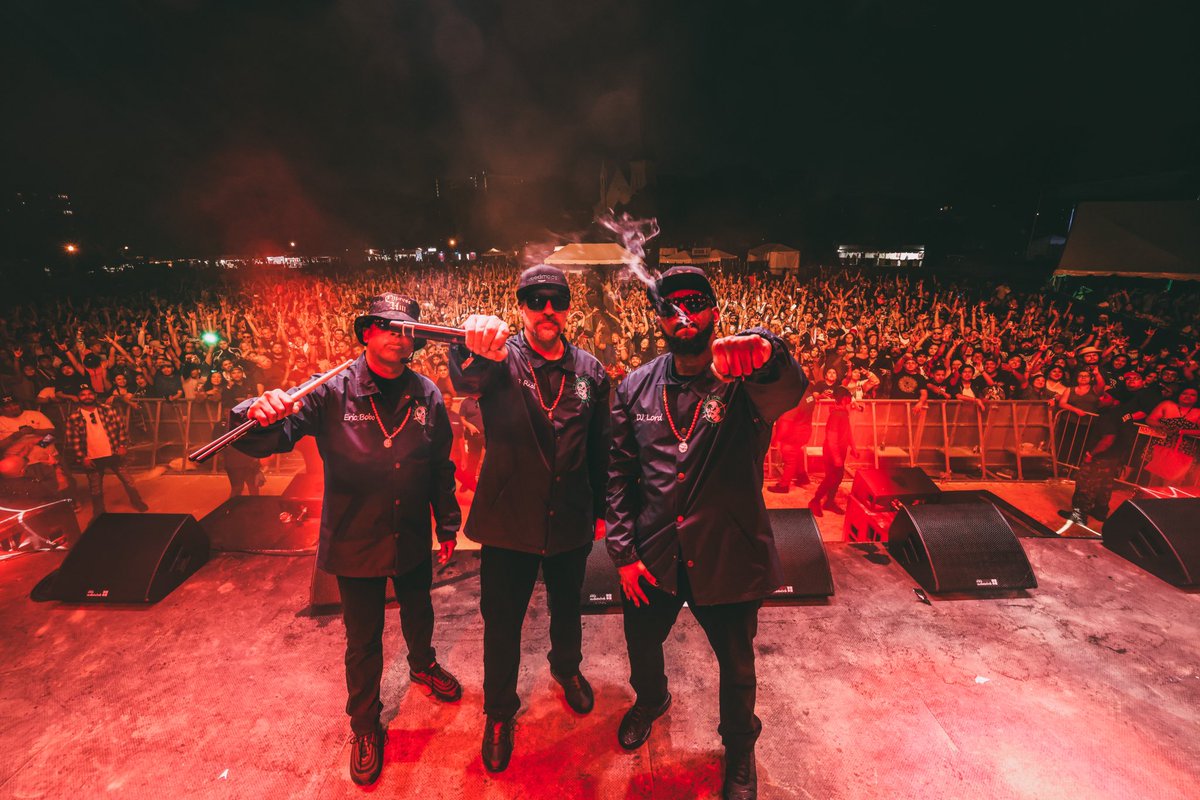 DjLORDofficial's tweet photo. #GRACIAS Chicago @ruidofest
…was LIT-AF!!!!
🙌🏿🙌🏾🙌🏽🙌🏼🙌🏻🙌
@cypresshill
(📸: @privatefoto)
#Chicago #CypressHill #DjLORD #RuidoFest #TourLife https://t.co/EADqXLV7KZ