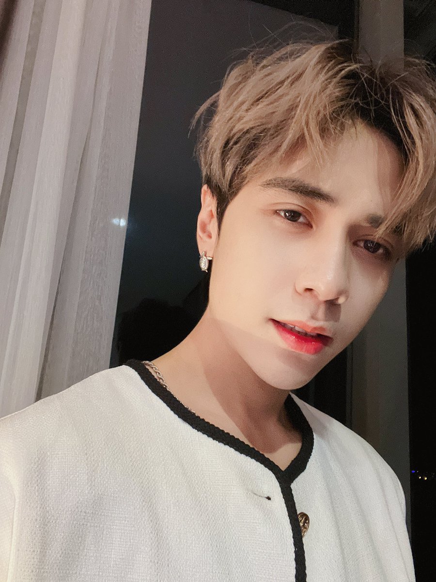 QH_MasterD's tweet photo. Muzik có khoẻ không 😙
#QuangHungMasterD https://t.co/ZKnsDR6JzT