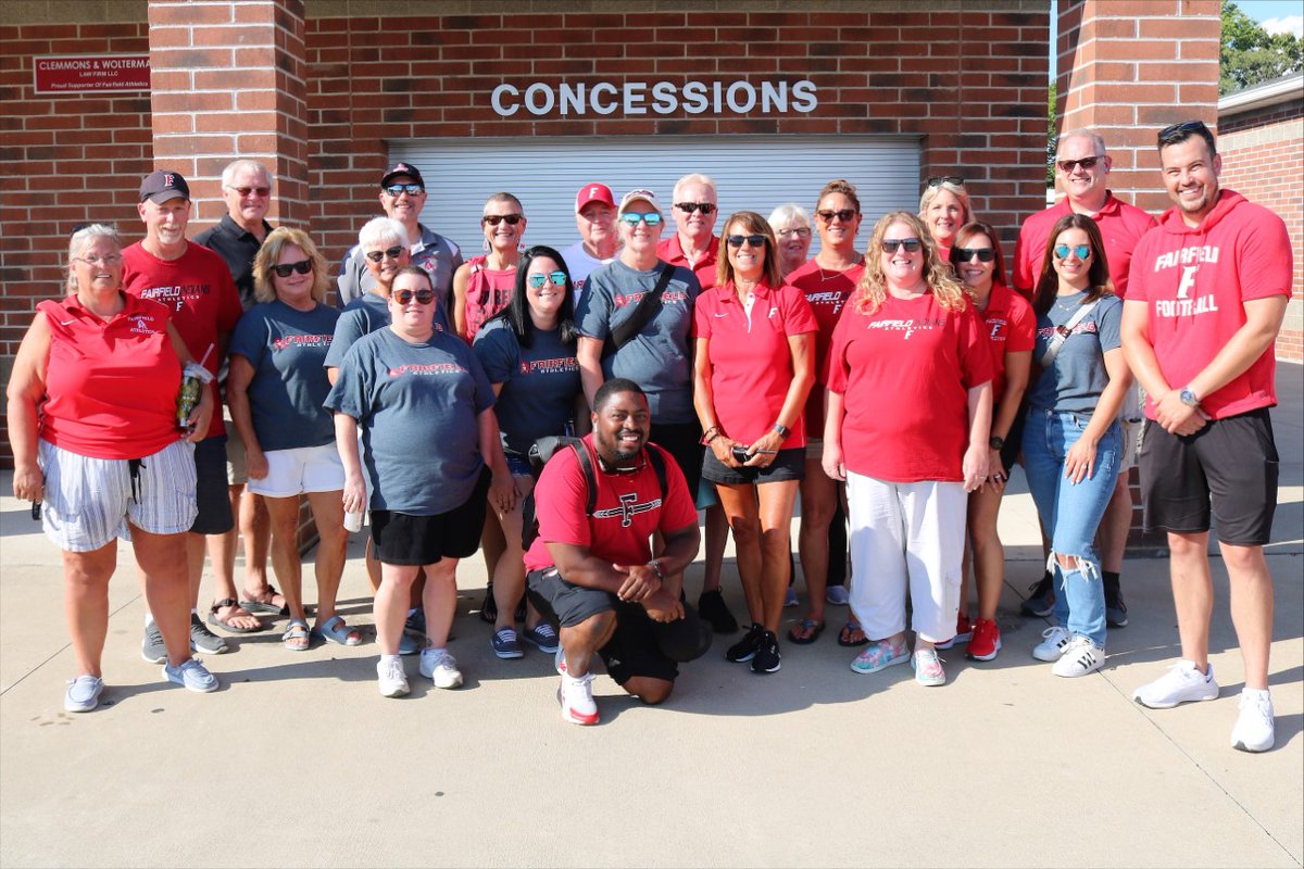 FCSDNews's tweet photo. Thanks to this awesome group who work the varsity football games in various capacities! They're dubbed "The Friday Night Lights Squad!" Help us make them famous by giving them a ♥️ and a RETWEET! https://t.co/kS0J0h77ih