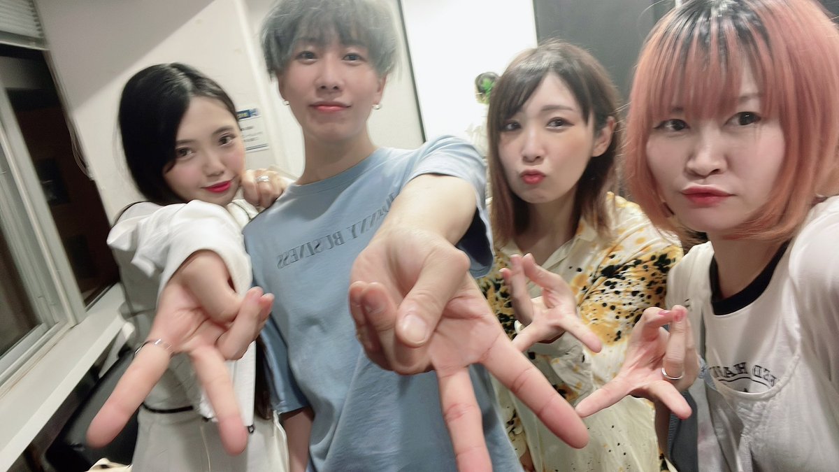 chisano714's tweet photo. 赤阪navyfloorとっても
すてきなスリーマンにでれてうれしかったあ🫶
遊佐さん、来てくれたみんなありがとう☺️💐愛に溢れて最高だったなーぁ。
RijuちゃんMeMeu.のぞちゃんほのちゃんと❤️‍🔥

また会おうね✌️ https://t.co/d9WZ4ggXFL