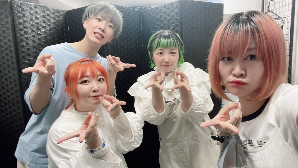 赤阪navyfloorとっても
すてきなスリーマンにでれてうれしかったあ🫶
遊佐さん、来てくれたみんなありがとう☺️💐愛に溢れて最高だったなーぁ。
RijuちゃんMeMeu.のぞちゃんほのちゃんと❤️‍🔥

また会おうね✌️