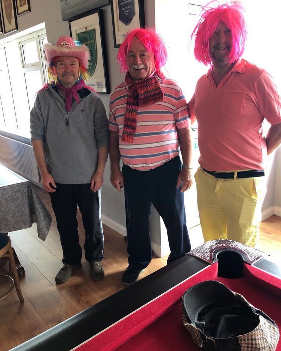 A very successful/ enjoyable weekend with over €1000 raised for breast cancer research✨🎀 Thank you to @theberehavengolfclub for organising such an incredible event🏌️‍♀️⛳️ #bearaoceangin #bearapinkgin #breastcancerawareness #breastcancerresearch