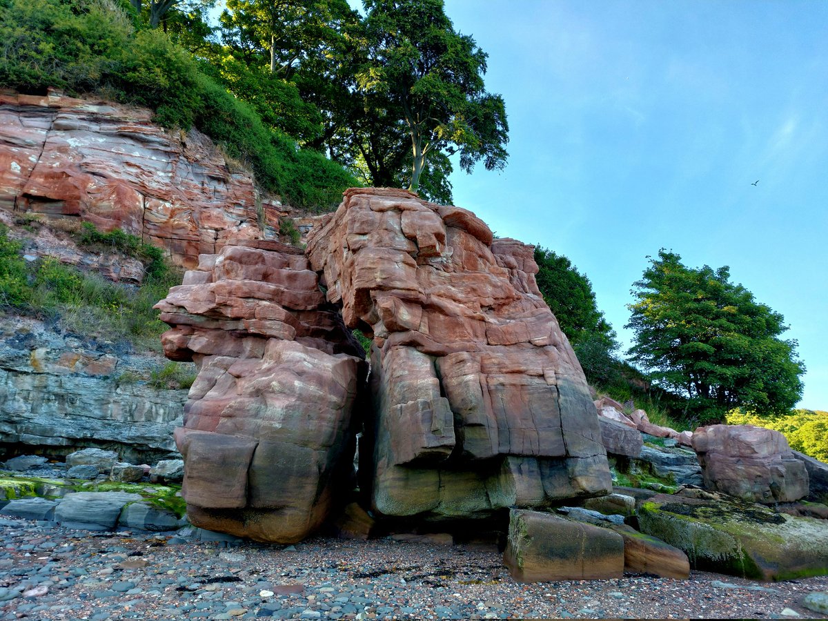Hike1000miles's tweet photo. Time for swim, not everywhere is bad weather ππ don't waste time waiting for rain.
#getoffthechair #outdoors #landscapes #nature #sea #seaside #wildswimming #openwaterswimming #photography #NaturePhotography #running #adventure #discovery #explore #sunshine #rocks #Geology https://t.co/OsIHV9ExuO