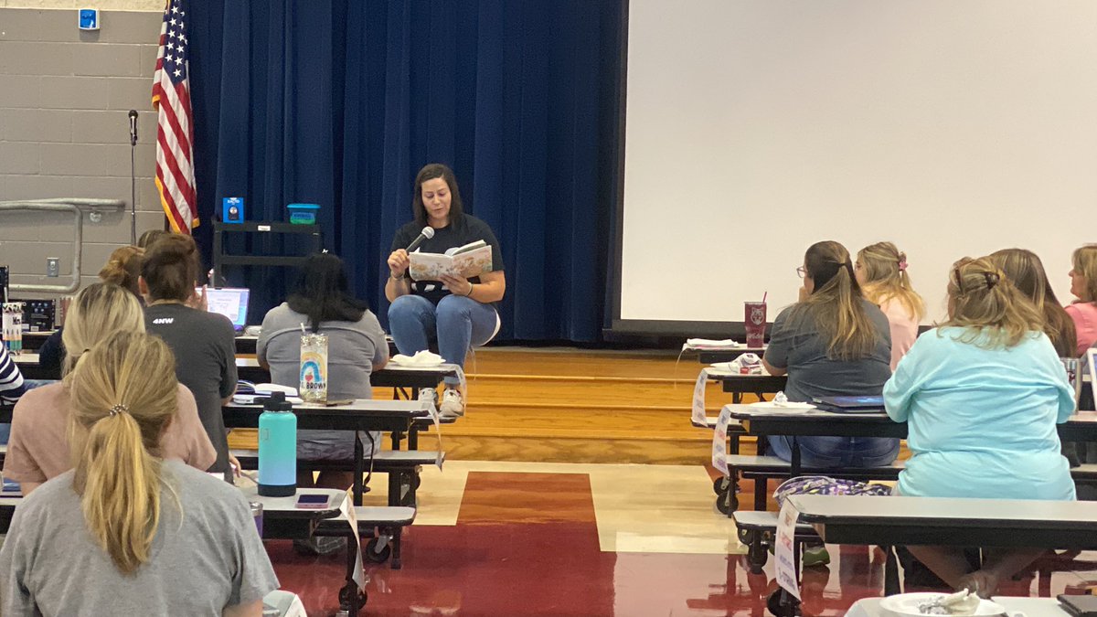 Reading should not be presented to children as a chore, or duty. It should be offered as a gift! Thank you for our gift this morning Mrs. Hooper! #MrsSpitzersGarden #PrincipalsWhoMakeADifference @RiseHighFES <a href="/MandyEpley/">Mandy Epley</a>