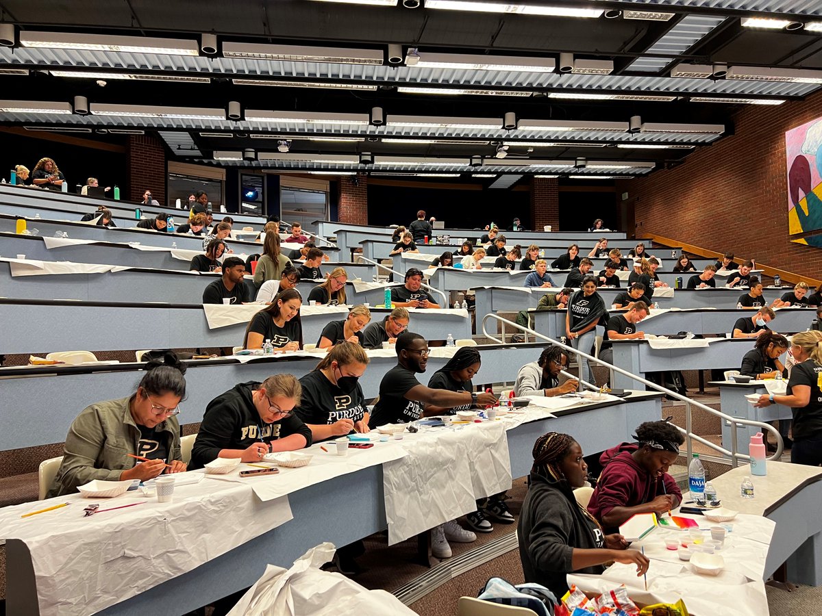 pucvm's tweet photo. One of the best parts of onboarding our 1st year students is the Class Mosaic! Each #FutureDVM paints a panel to show what inspired them to become a #veterinarian! Once done, all of the panels will be arranged and hung here in Lynn Hall!

#BeAPurdueVet #purdueuniversity https://t.co/ipaf5u0PUq