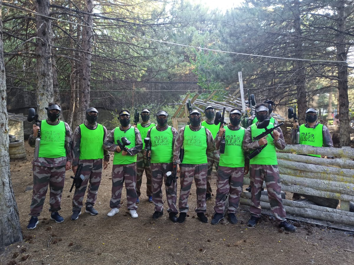 AyberkYurtsever's tweet photo. Bu hafta sonu @cbksoft çalışanları olarak, #Paintball Turnuvası için bir araya geldik. Ekip ruhu, dayanışma, iletişim, stres yönetimi ve zorlu şartlarda dayanıklılık becerilerimizi daha da geliştirmiş olduk. Sonrasında ise aile ortamında keyifli anlar geçirdik.
#cbksoft #ekip https://t.co/ouadYqyrVl