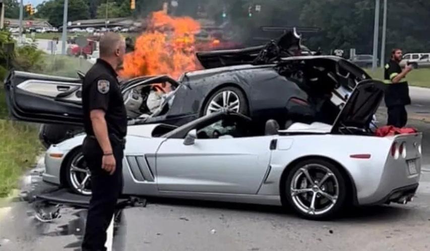 CorvetteBlogger's tweet photo. [ACCIDENT] C6 Corvette Driver Escapes Bizarre 'One-in-a-Million' Crash with a BMW https://t.co/qqFUDg5mUJ #Corvete #C6 https://t.co/c0mTrIQcFK