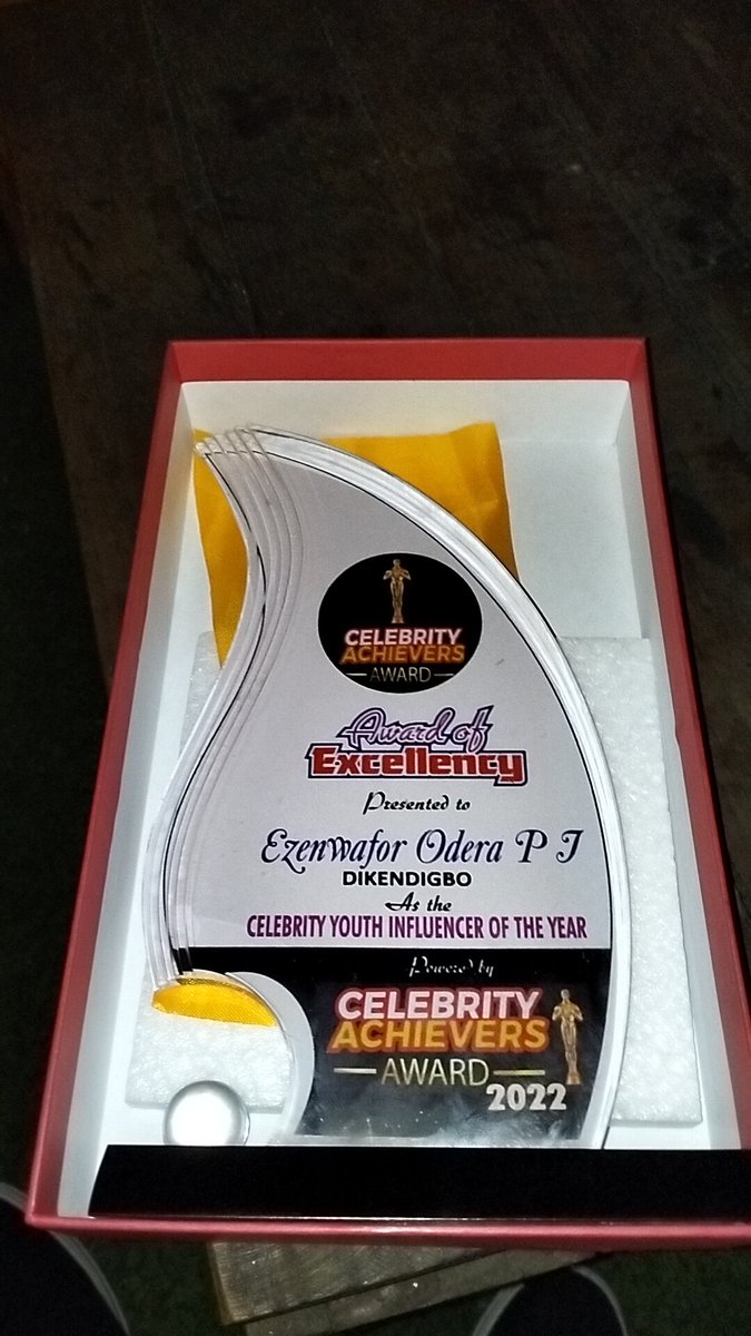 Dikendigbo's tweet photo. You my dearest family and friends are my piller.
This youth award is for you all. one voice is all we need to keep winning.
Congratulations to Us Once again "Celebrity Youth Influencer Of the year 2022"
#Dikendigbo #Igbowood #AYPA #Youth #NYCN #YESS
#iseeee https://t.co/ixaEljjDqL