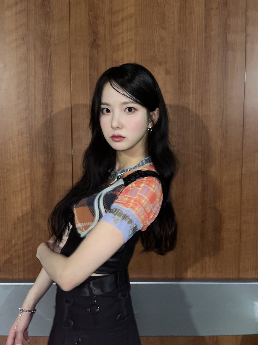 S097R's tweet photo. 🐰🍓🪐; happy LA trip https://t.co/7qGS8F7ITK