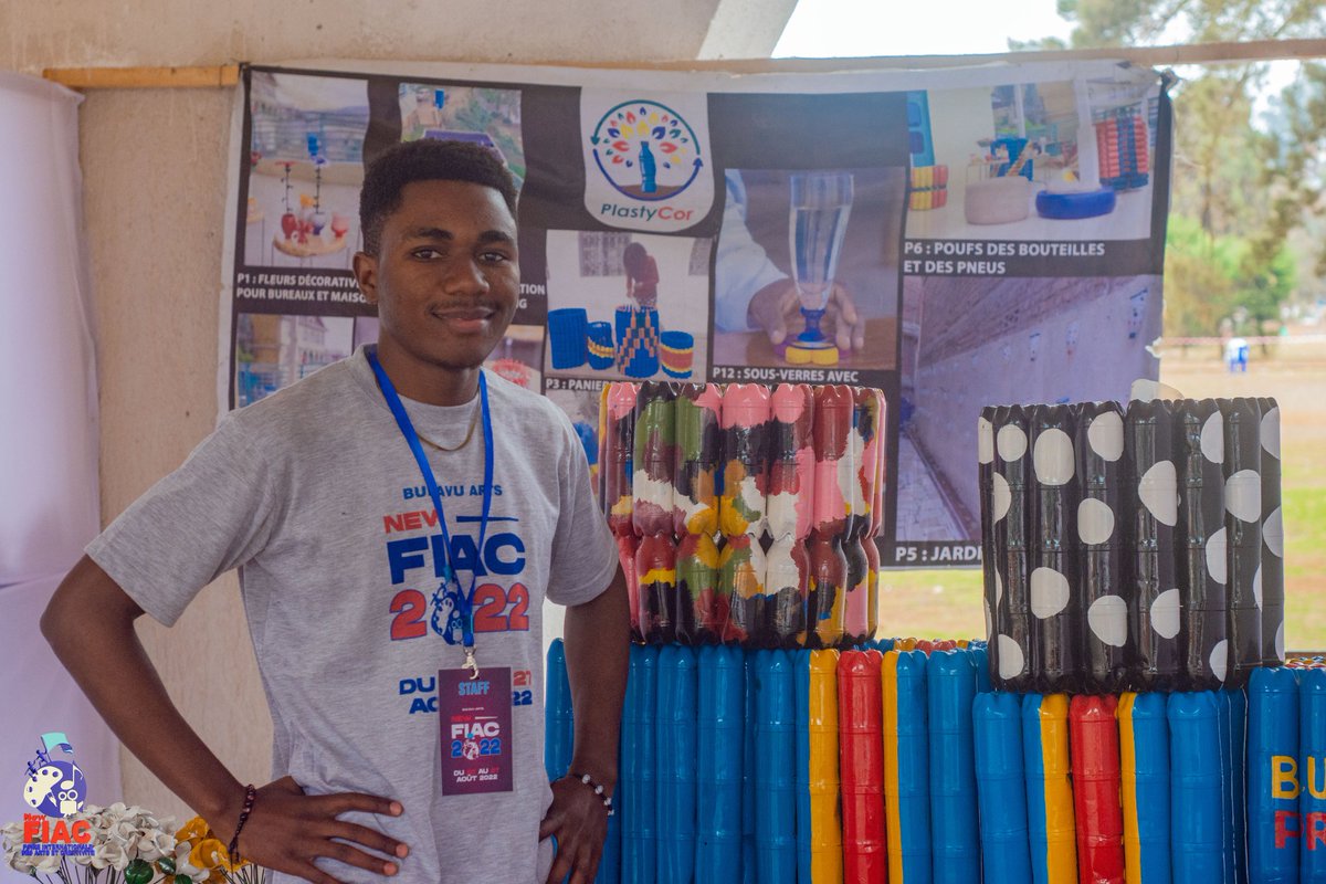 FiacBukavu's tweet photo. Sur le lieu de la #foire, des échanges sur plusieurs thématiques sont facilités par nos partenaires de La @LaBenevolencija ainsi que ateliers pour enfants dans l'#humour , le #dessin  ainsi que la #video 

#vivremieux #module #atelier #goodmoments https://t.co/pPEe7IMv2b