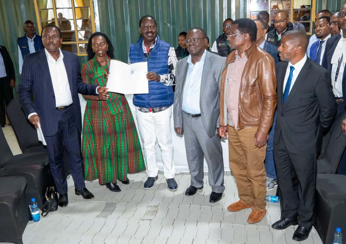 RailaOdinga's tweet photo. First they came for the socialists, and I didn't speak out. Then they came for the trade unionists, and I didn't speak out. Then they came for the Jews, and I didn't speak out. Then they came for me and there was no one left to speak for me.-Martin Niemöller #ThePeopleVsChebukati https://t.co/V0uRL3E2Vh