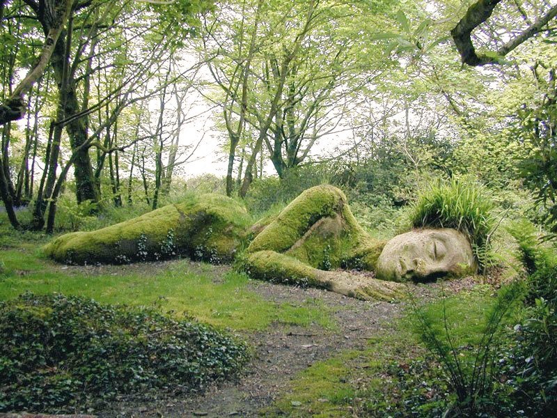 'Sleeping Mud Maid', living sculpture created by UK artist Sue Hill (and artistic partner Pete) at The Lost Gardens of Heligan, Cornwall, UK #WomensArt