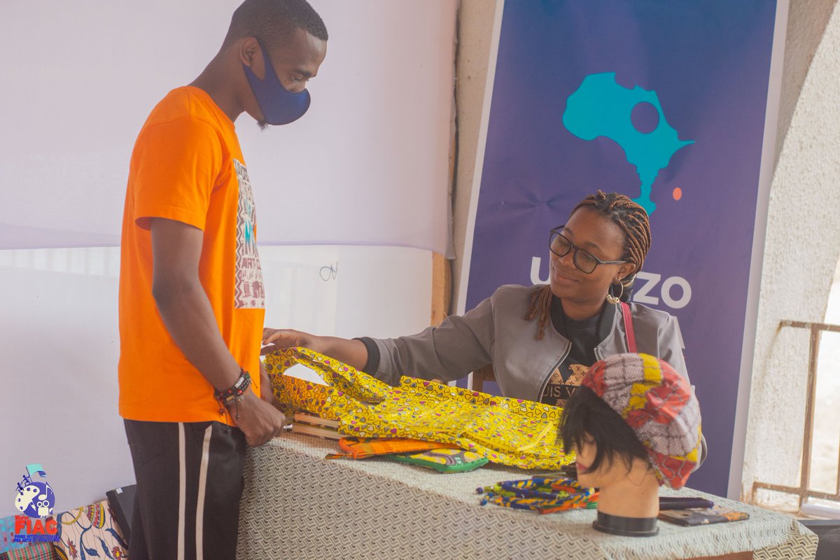 FiacBukavu's tweet photo. Sur le lieu de la #foire, des échanges sur plusieurs thématiques sont facilités par nos partenaires de La @LaBenevolencija ainsi que ateliers pour enfants dans l'#humour , le #dessin  ainsi que la #video 

#vivremieux #module #atelier #goodmoments https://t.co/pPEe7IMv2b