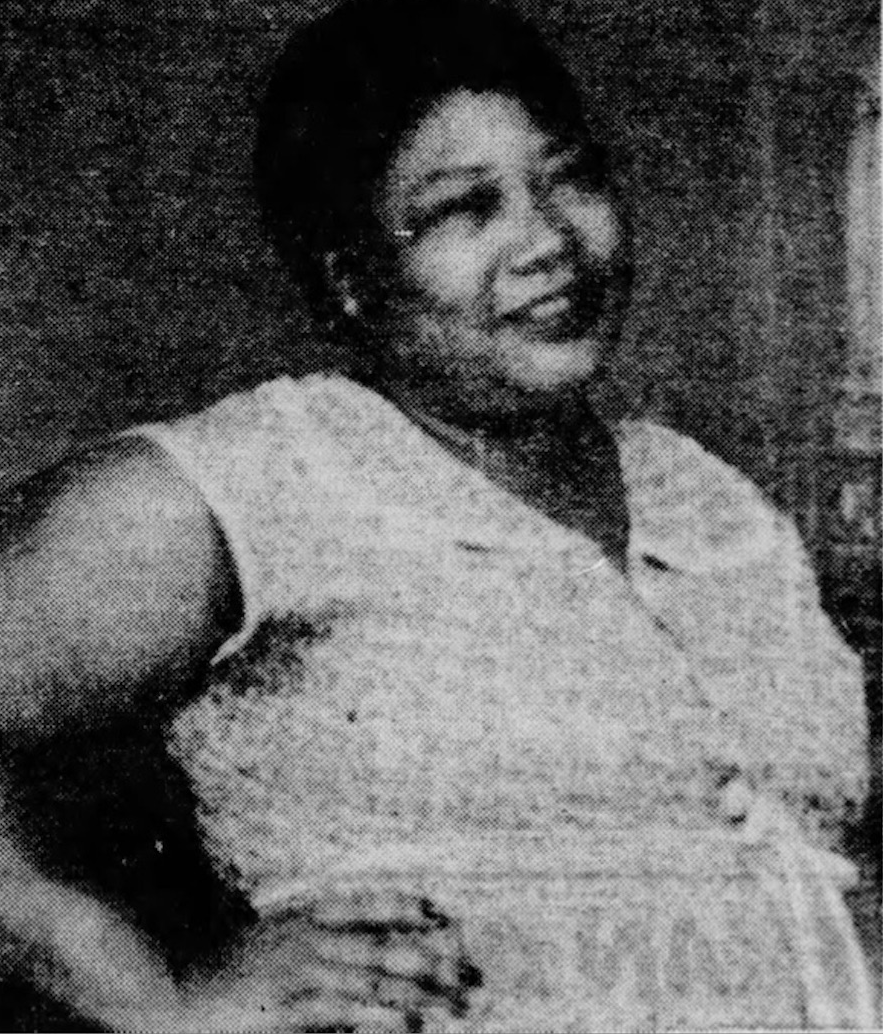 madameclair08's tweet photo. Positioning her body like a Jet Magazine “Beauty of the Week” model, Eleanor gracefully placed her hand on her mighty and "magic hips,” slightly tilted her head, and flashed a glowing smile. #HappyBirthday #EleanorBumpurs #SouthernGirl #NYC #BX #SayHerName https://t.co/5isAG2gX4I