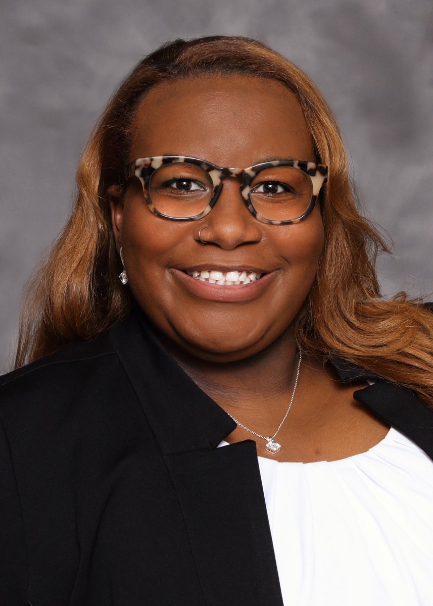 BritishFields_'s tweet photo. Hi #MedTwitter! My name is British Fields and I am a MS4 at @MedicalCollege applying into Pediatrics for #Match2023! I have a passion for serving marginalized groups, DEI work, mentorship, pipeline programs, and medical education. @Inside_TheMatch https://t.co/qkkZkbRYrF