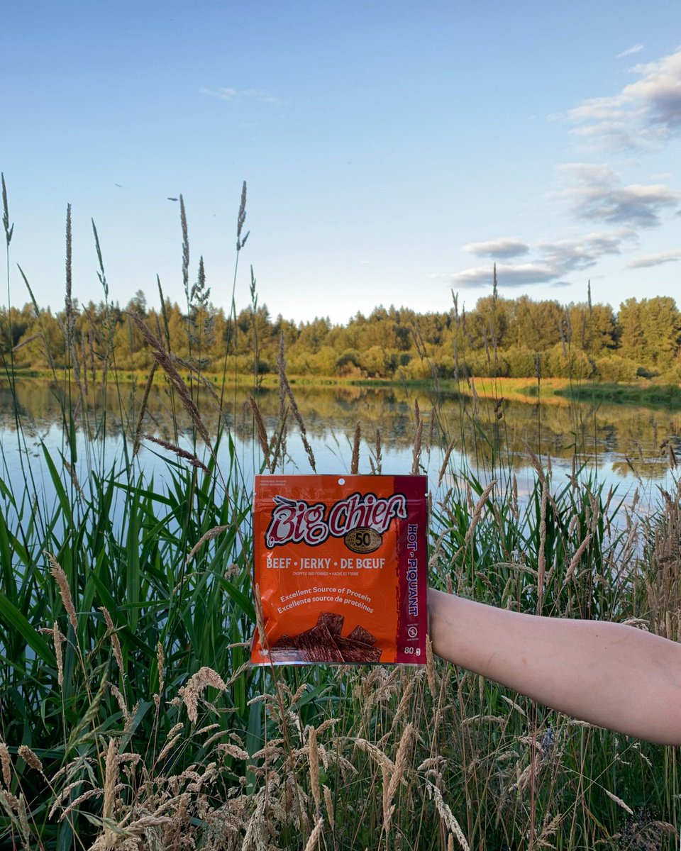 BigChiefBeef's tweet photo. Protein-packed hot jerky pairs well with any outdoor adventure 🌤🌾
⁠
#bigtasteadventure #roadtrips #travel #jerky #beefjerky #canadianmade #canada #jerkytime #smokedmeat #explorealberta #roadtripsnacks #meateater #bigchiefbeef #bigadventure #bigtaste #snacks https://t.co/pGcjtSbJr1