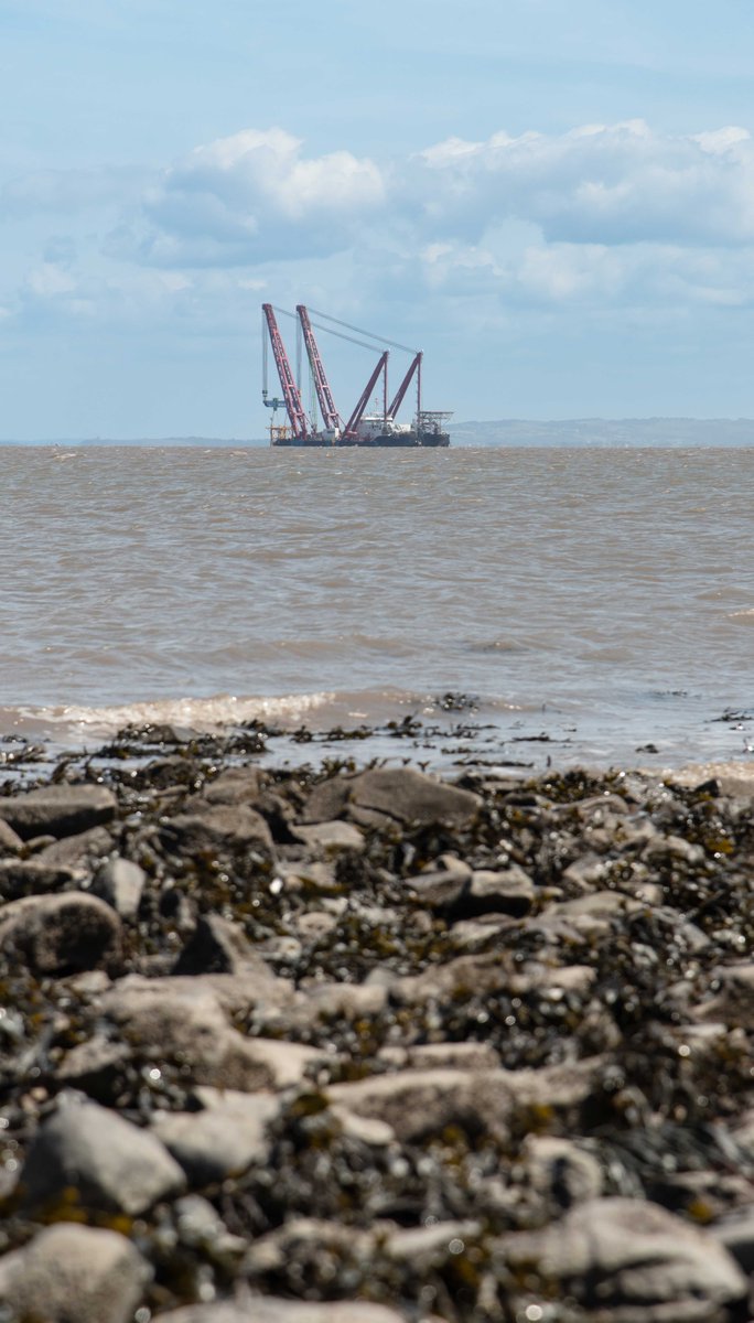 hinkleypointc's tweet image. We love floating cranes 🌊🏗️📸  #thisiscivilengineering