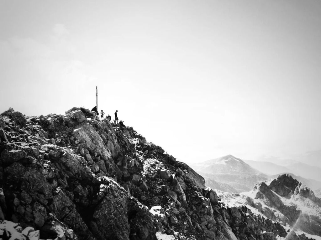 JamGian10's tweet photo. 3 giorni per arrivare alla vetta (pt. 8)

La cima bis

#altavia #altaviadelgranito #trekking #natura #nature #lagorai #cimadasta #mondolagorai #cima #bn #mountains #mountain #trekkinlovers https://t.co/NFNHTkEX8d https://t.co/UPjE09qNky