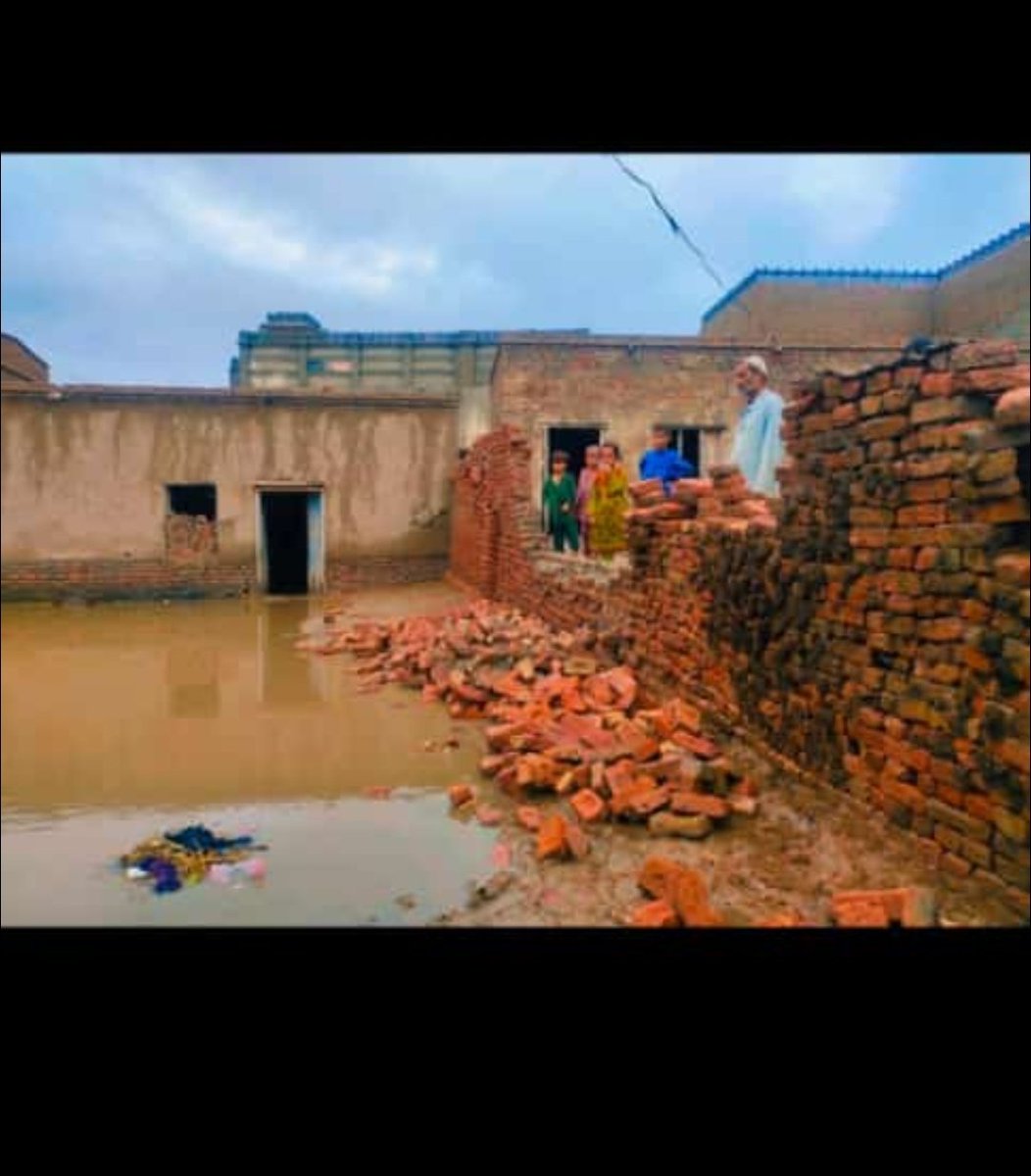 WasioMuhammad's tweet image. The current situation of my village due to heavy rain many people have lost their homes, and are suffering a lot if someone wants to donate to help them please dm me. Save lives
#Sindhfloods
#SindhRains #FloodSituation #donate #mondaythoughts