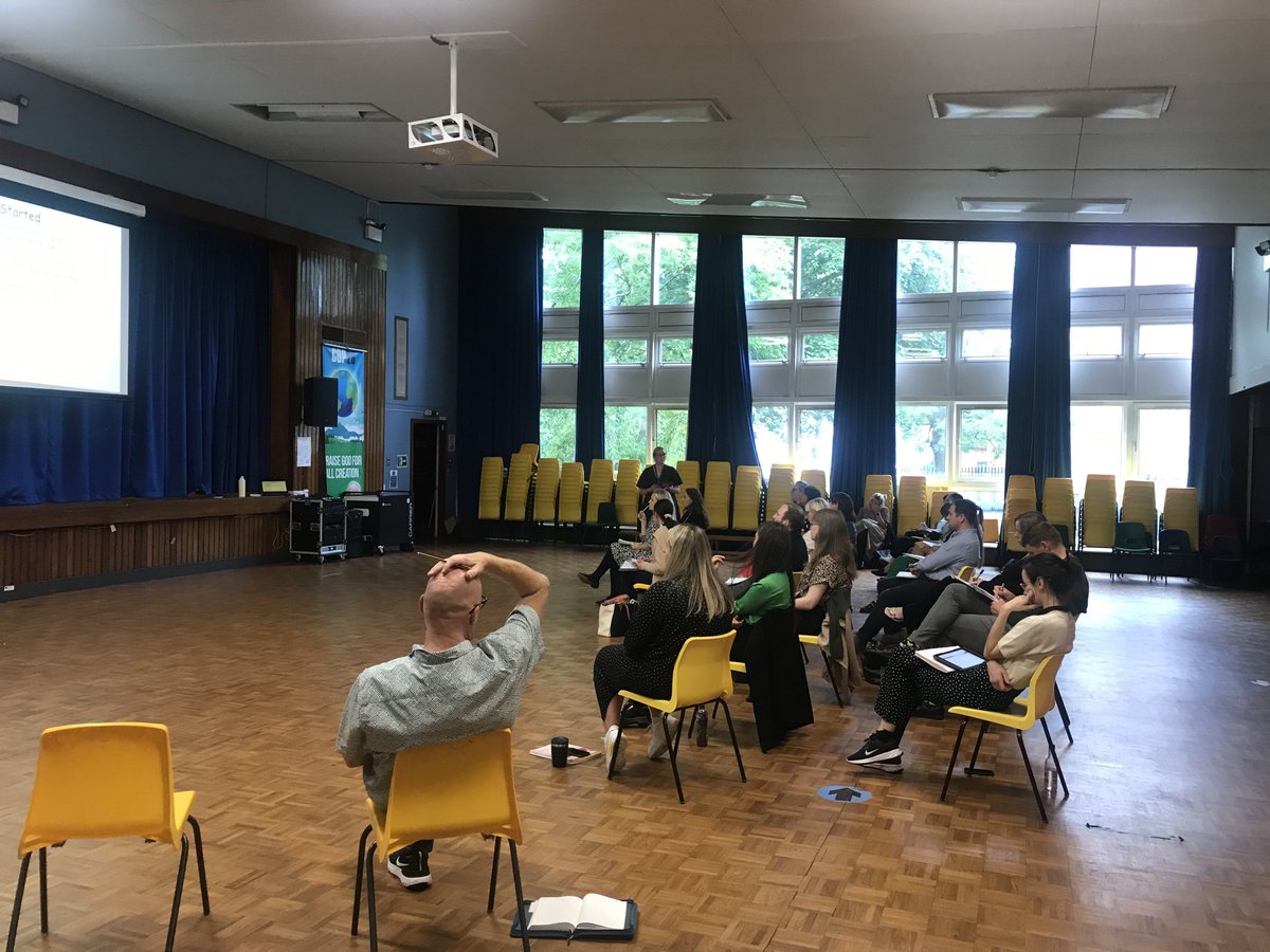 StFrancis_PS's tweet photo. Our staff engaged in learning about Chat that Counts today to support our continued development of Maths across the school ⁦@glasgowcounts⁩ https://t.co/kPC4Zb68WD