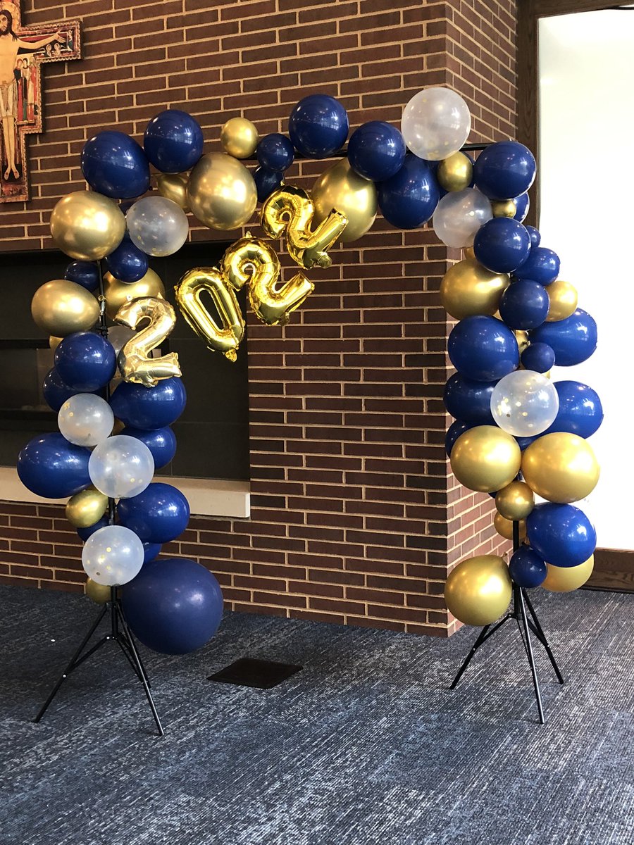 klipschcollege's tweet photo. Head over to Alumni Hall and get a back to school picture! 

If you’re a KEC student - take a pic and tag us! 

#FutureEducator #makeitmarian #BacktoSchool2022 https://t.co/8Tq2YosOy0