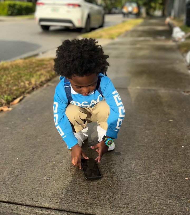 1BillCollector's tweet photo. LJ First Day Of Elementary💎 #DamnImGettingOld https://t.co/4YhAFj3Us4