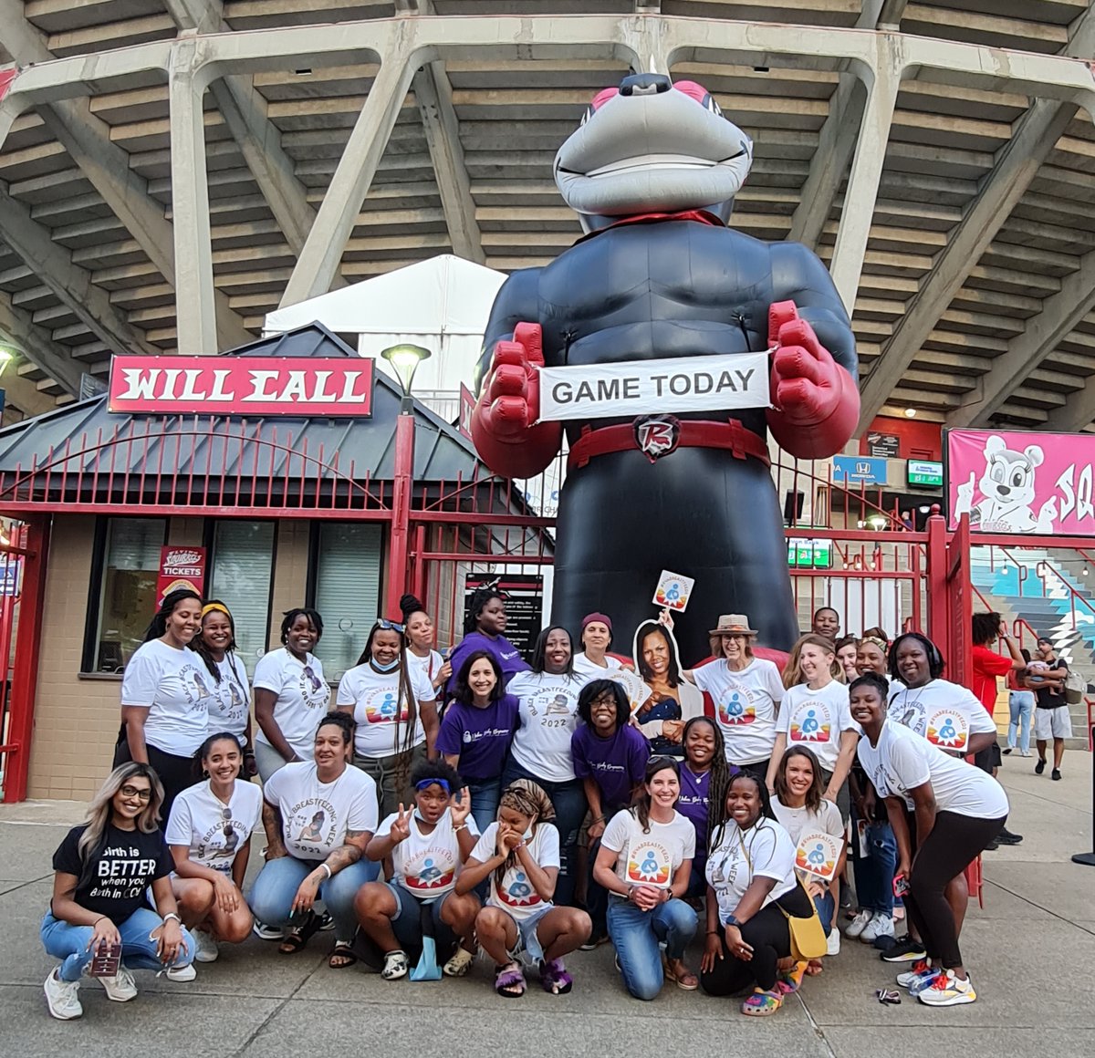NurtureRVA's tweet photo. Last Friday several #RVA perinatal health organizations came together to share information and celebrate human milk feeding at the Diamond. Check out the link to see all good work! https://t.co/xWOzQaKvNG #TogetherWeDoGreatThings #NBM2022 https://t.co/UdxKjSdesQ