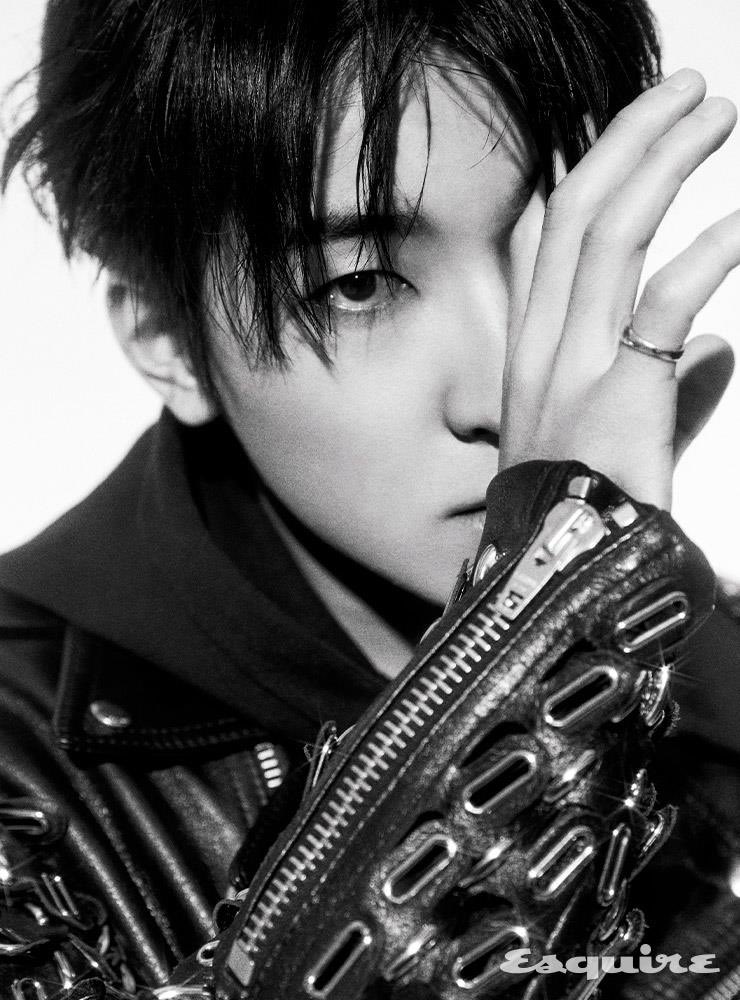 Mi_Ju17's tweet photo. 》Entrevista de Wonwoo para Esquire Korea parte 1
👤Te sientes diferente cuando tienes un horario en solitario?
🐈: Cuando con Vernon, Mingyu y S.Coups aparecimos en la edición de noviembre de Esquire el año pasado, probablemente no dije mucho. Los otros miembros son+
@pledis_17 https://t.co/woVQCiquEX