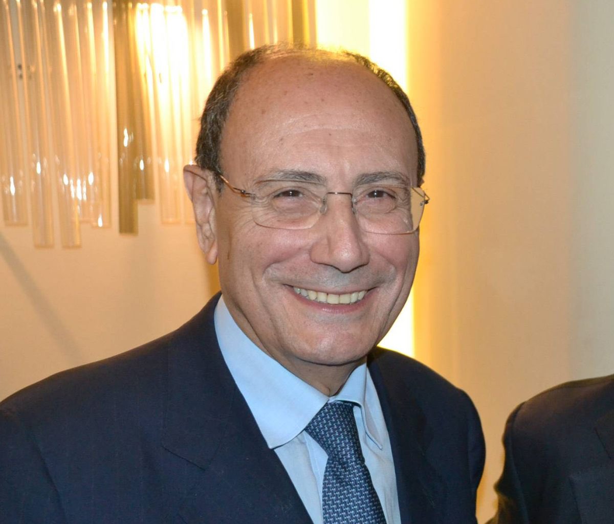 RenatoSchifani's tweet photo. La spaccatura tra #PD e #5Stelle non cambia per nulla il mio impegno e quello del centrodestra. La Sicilia e i siciliani rimangono la mia stella polare. Guardia alta, e occhi al futuro della nostra Terra
#InSiciliaPerLaSicilia #OpenArs #elezioni2022 https://t.co/hBL3hpOoyF