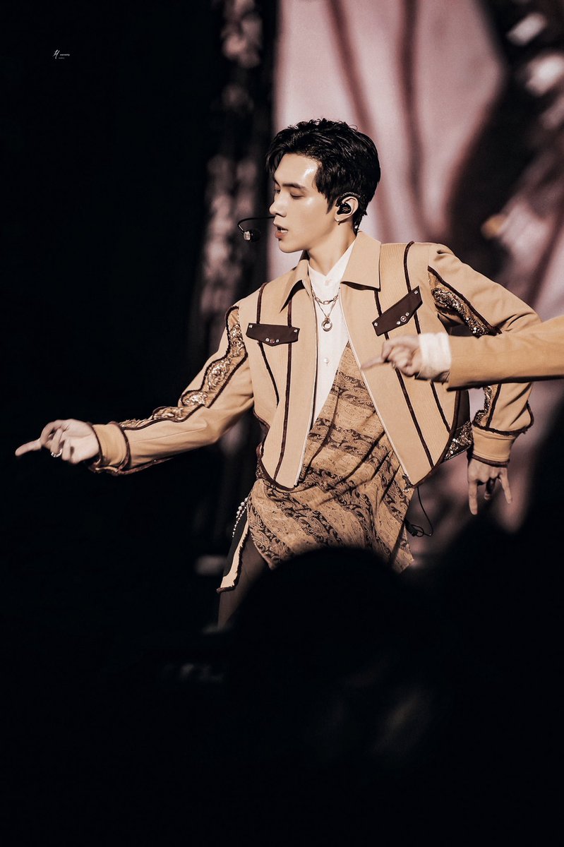 #HENDERY #黄冠亨 #헨드리 
#WayV #威神V #웨이션브이