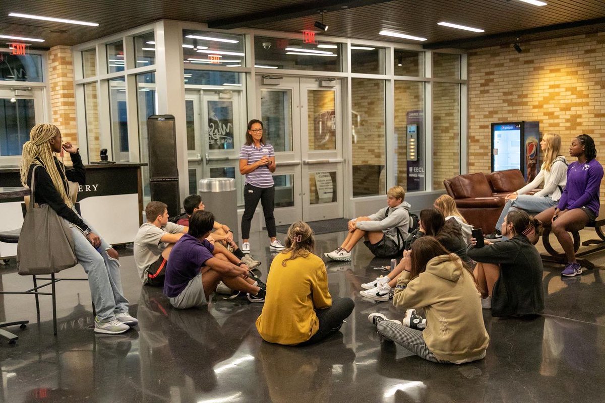 TCUTrackField's tweet photo. We’re baaaaaaack! 

First team meeting in the books ✅

#GoFrogs https://t.co/iUE0kxzgpF