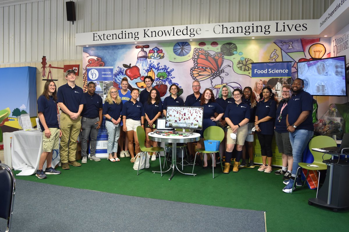 UDcanr's tweet photo. The @UDelaware Envision program provides intensive, hands-on research experience and addresses racial disparity in the sciences by recruiting interns from underrepresented communities. https://t.co/xcbd45wMWs #UDel #UDSummer #UDIntern #Science #StateFairUD https://t.co/GDmII2s1hH