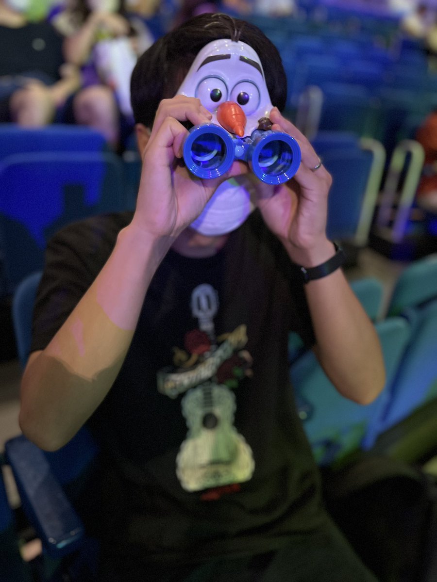 この双眼鏡いいな それから王冠も ディズニーってついついこういう