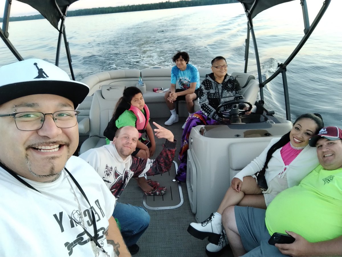 CharlesKagigeb2's tweet photo. Had a great time with some sober friends, ate some good home cooked Philippine food, went pontooning, and sang some songs. I love my sober life #soberlife #TogetherWeAreStrong #sobriety #RecoveryPosse #SoberActivity #pontooning https://t.co/kMcEiPJXZn