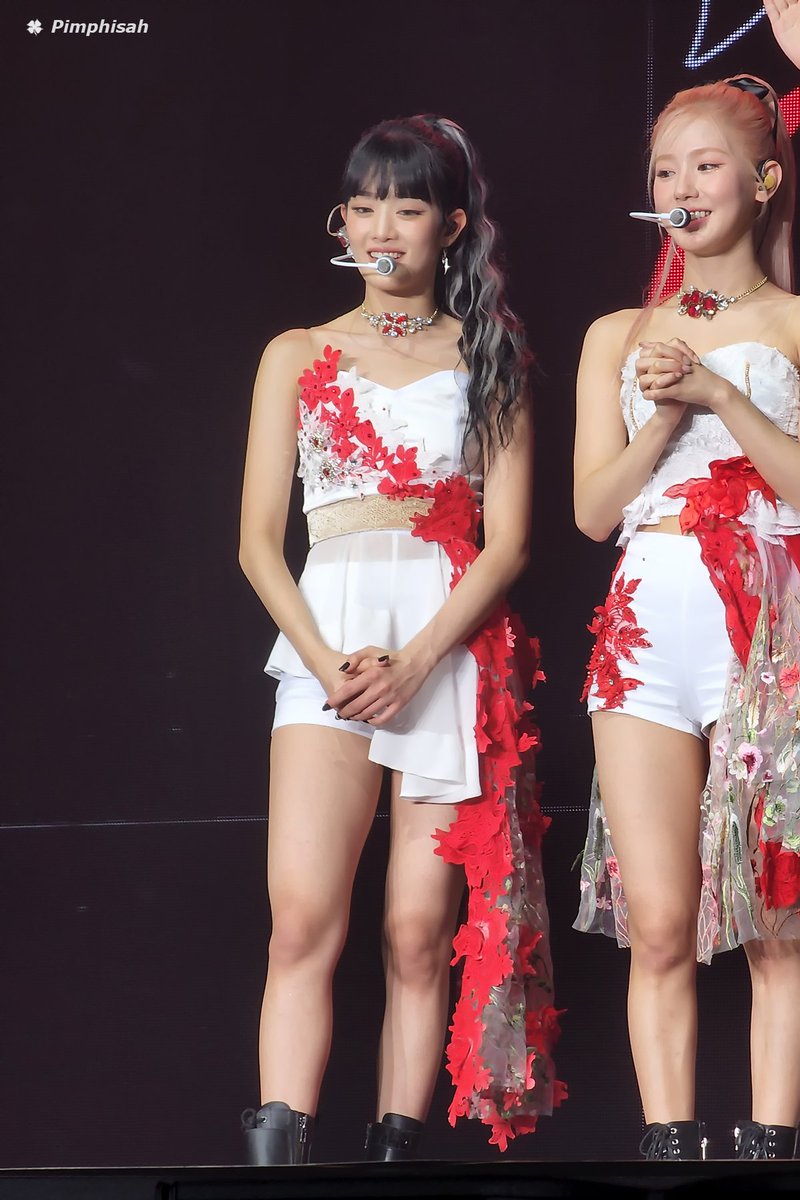 จ๊ะเอ๋~! งื้อ...ต้าวคนน่ารักก ʕ≧ᴥ≦ʔ

#คิมมินนี่
#มินนี่ #MINNIE #민니 
#G_I_DLE  #GIDLE 
#여자아이들 
#GIDLE_JUSTMEIDLE_inBKK