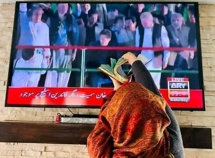 JunaidDhruee's tweet photo. ناجانے کون اپنی دعاوُں میں یاد رکھتا ہے
میں ڈوبتا ہوں اور سمندر اچھال دیتا ہے

#امپورٹڈ_سیٹ_اپ_نامنظور 
#عمران_خان_ہماری_ریڈ_لائن 
#BaniGala #ImranKhan https://t.co/N90CrsJjld
