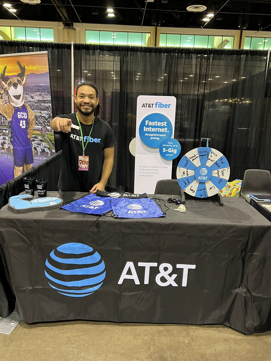 wandusofiaLA's tweet photo. Amazing event, not only did we get to set up our FL parents and kids with our #highspeedFiber, but we also got to connect with our local First Responders! Let’s go! #teamOviedo #backtoschool #FiberFlexing #attlife @JaysonGuerrier @reynaolivo1 @One_FLA @jrluna11 https://t.co/hLgsPtAcLU