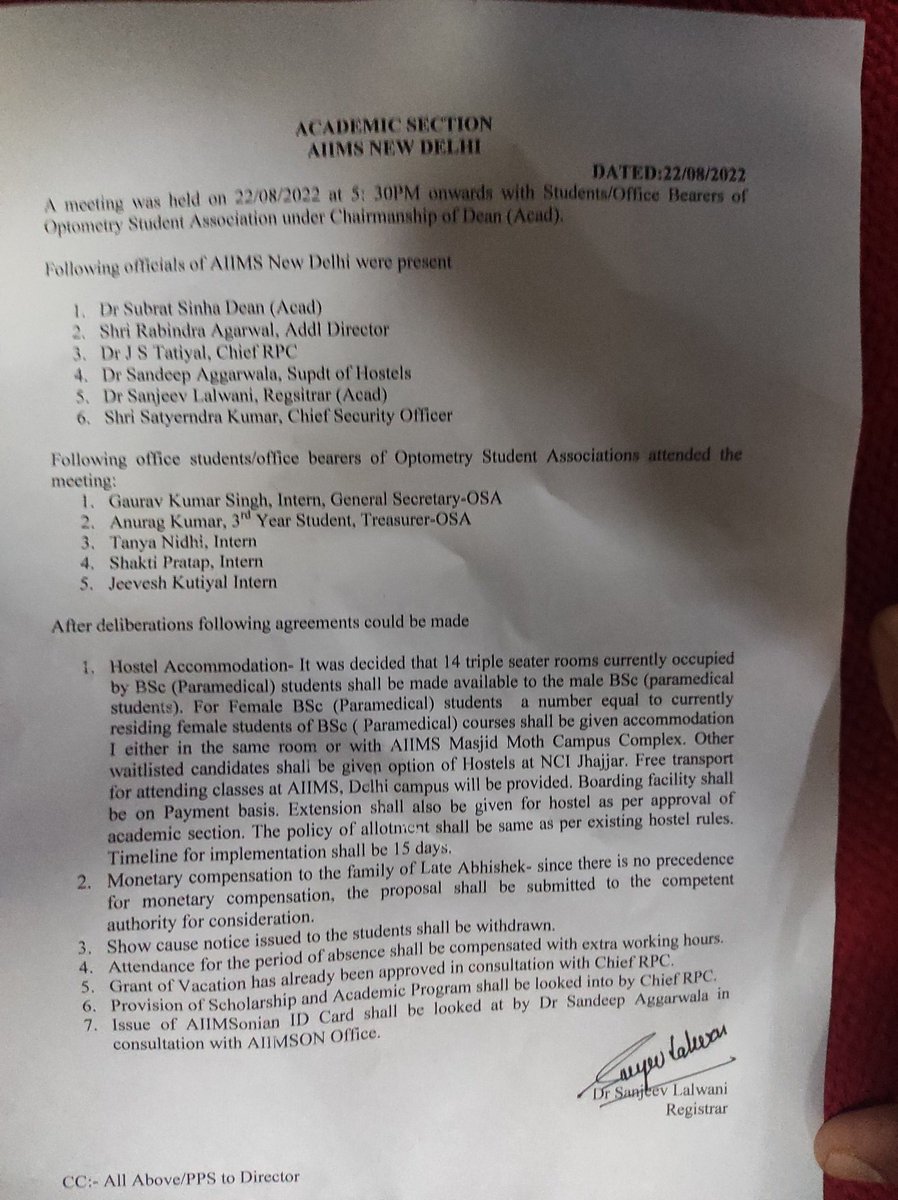 DrDineshGora's tweet image. Delighted to share that it&apos;s time to over 10days peaceful protest by Bachelor of optometry students. They fought and succeeded.
हक की जब बात हो - 
&quot;या तो हद करो, नही तो रद्द करो&quot; 
@AIIMSRDA @DrJaswantJangra @drvinay_aiims @hemantrajora_ @DrHarjitBhatti @docvjg @chowdharymohit7
