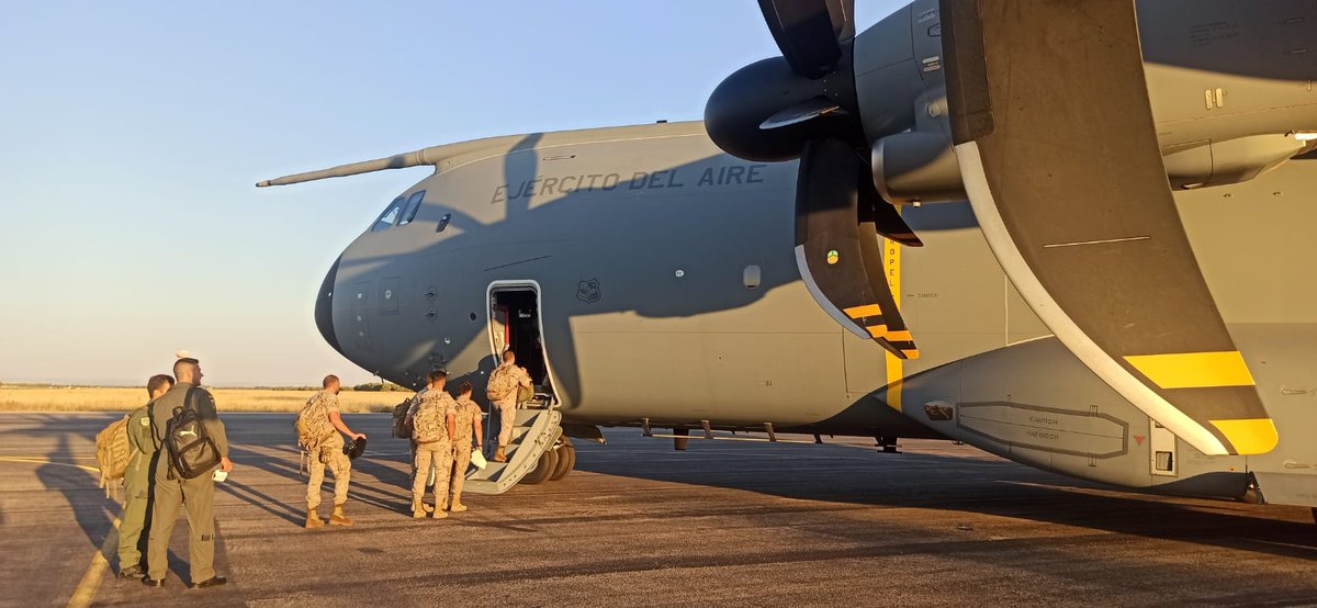 EMADmde's tweet photo. Los primeros miembros del #DestacamentoAmbar llegan a Estonia 🇪🇪, donde continuarán con la defensa🛡️ de los cielos de la Alianza y el compromiso de España 🇪🇸 con sus aliados de @NATO 
@EjercitoAire
#MOPS https://t.co/NPLIH3cTfc