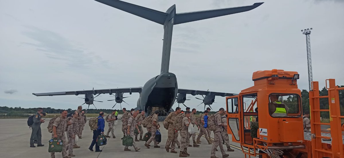 EMADmde's tweet photo. Los primeros miembros del #DestacamentoAmbar llegan a Estonia 🇪🇪, donde continuarán con la defensa🛡️ de los cielos de la Alianza y el compromiso de España 🇪🇸 con sus aliados de @NATO 
@EjercitoAire
#MOPS https://t.co/NPLIH3cTfc