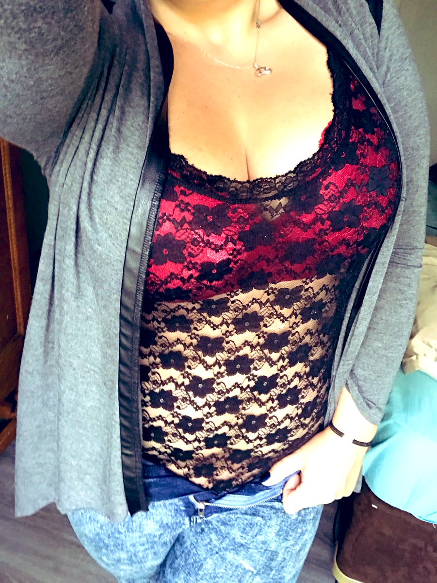CoyEyes's tweet photo. Because you never know what lies under what you see.... 😋😋

#cheeky
#lace
#lingerie
#Red 
#cleavage 
#boobs https://t.co/15Z3cKOYRm
